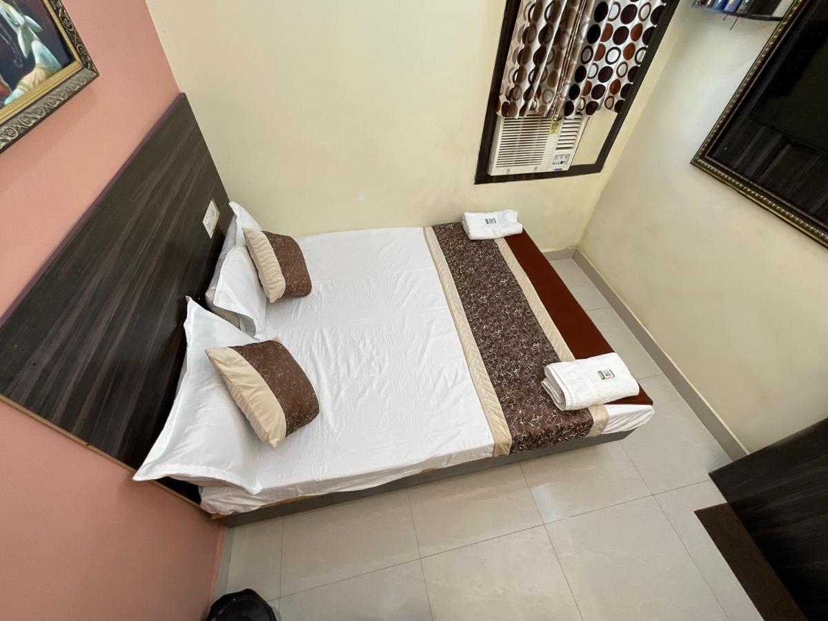 Vrindavan Comfort Inn Hyderabad Ngoại thất bức ảnh